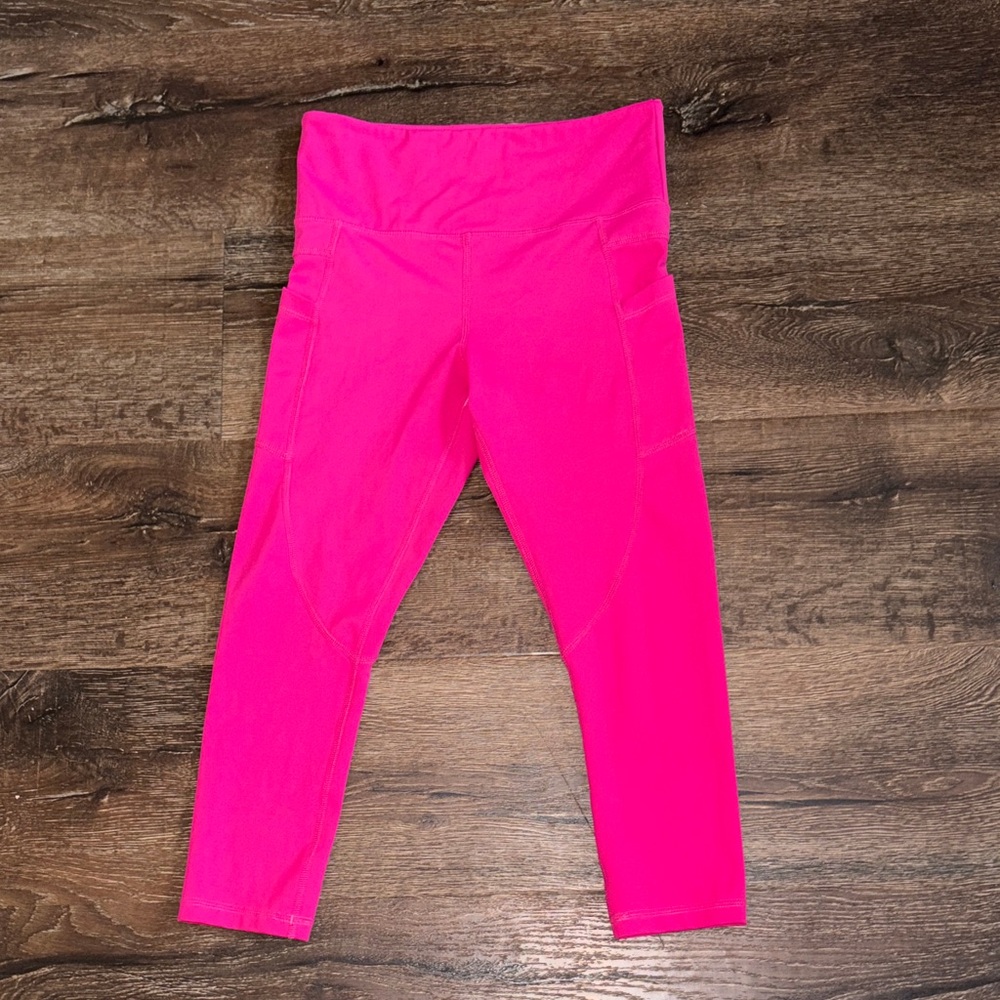 ZYIA BRIGHT PINK cropped leggings LIKE NEW 4